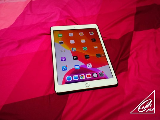 iPad(2019：第7世代)32GB感想！用途や一緒に買ったケースや・画面フィルムも紹介