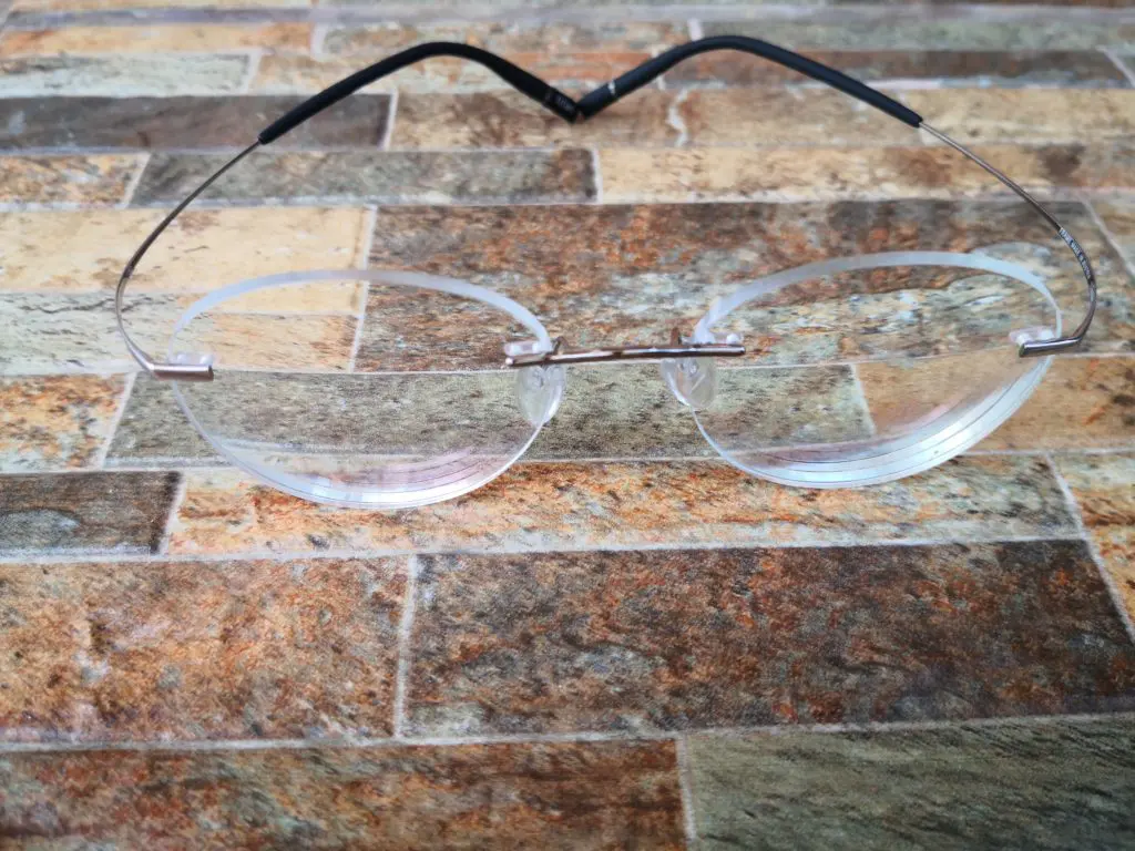 世界一軽いメガネ Silhouetteのレビュー 最高リムレスの機能美がヤバイ